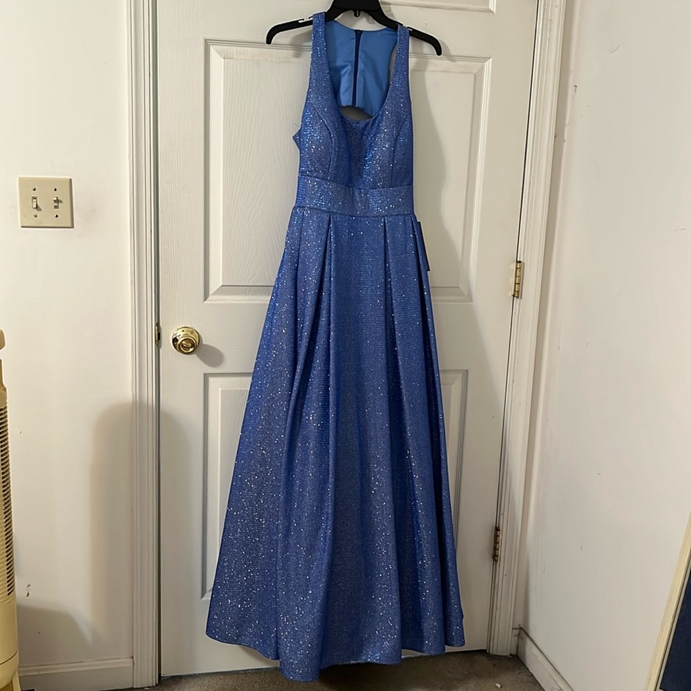 Morgan & Co sparkling blue formal dress with pockets! New with tags.
